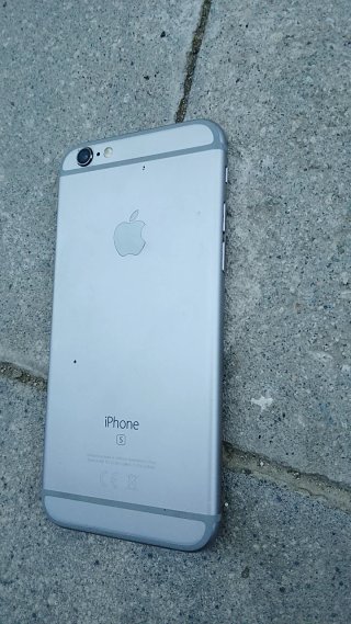 iPhone 6S para piezas , pantalla en perfecto estad