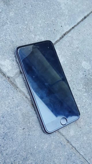 iPhone 6S para piezas , pantalla en perfecto estad