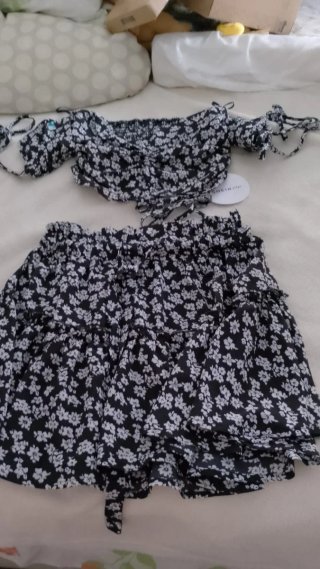 Conjunto Shein floral negro y blanco