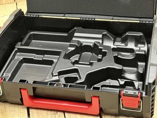 MALETIN MILWAUKEE M18