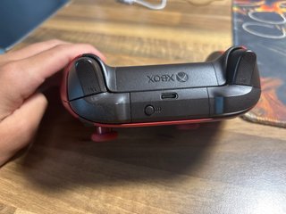 Mando Xbox Camuflaje Rojo no funciona