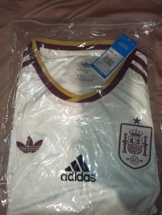 Camiseta Adidas España. Tallas 28 niño, s y 2xl