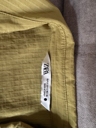 Vestido camisero verde mangas abullonadas
