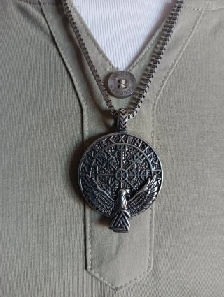 Collar Acero Brújula Vikinga Vegvisir