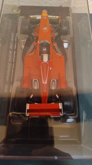 Miniatura Ferrari F300 Schumacher 1998 1/24
