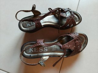 Sandalias cuña piel trenzada