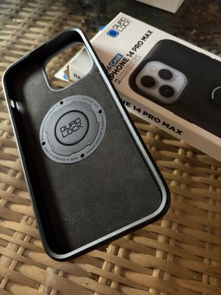 Funda Quad Lock iPhone 14 Pro Max MAG