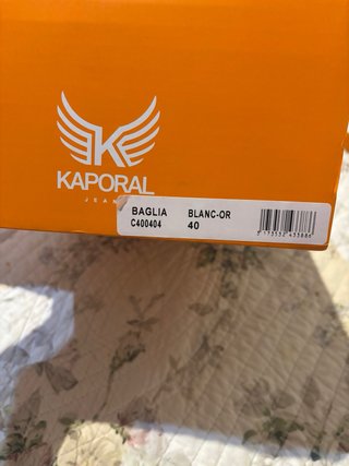 Zapatillas Kaporal Baglia Blancas y Doradas