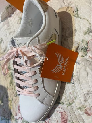 Zapatillas Kaporal Baglia Blancas y Doradas