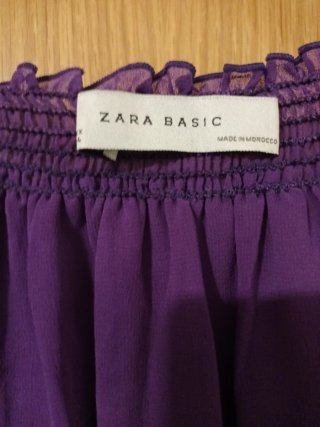 Blusa Zara Morada. Pone XS pero da mucha más talla