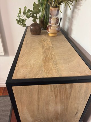 Vitrina con cajón y balda