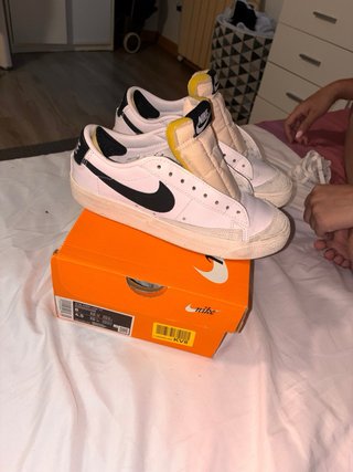 Nike Blazer Mid '77 Beige/Blanco Talla 42