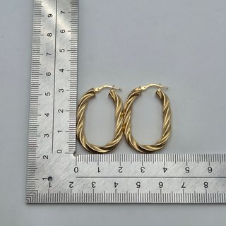 Argolla de oro de 18k. Ovalada Rizada. 3 gr.
