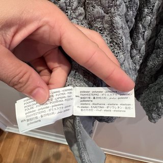Vestido mini gris de Zara