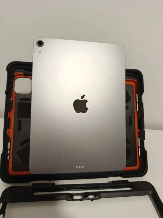 Ipad air m4 2026-256 gb, estado 10/10 con funda