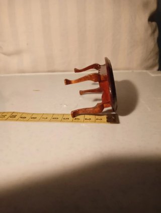 Mesas y reloj miniatura escala 1/12.