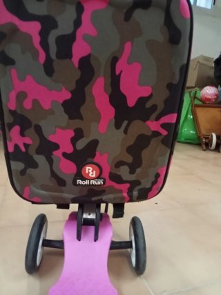 Patinete con mochila Rollerbag.