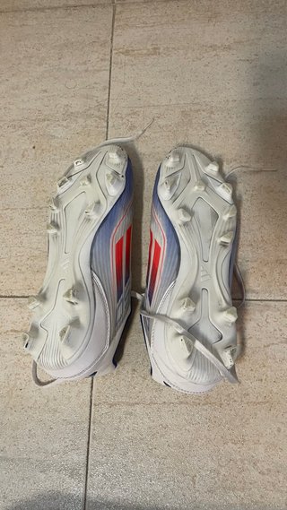 Botas de futbol F50 blancas con poco uso