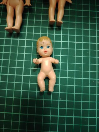 Lote de 2 Barbies y Bebés