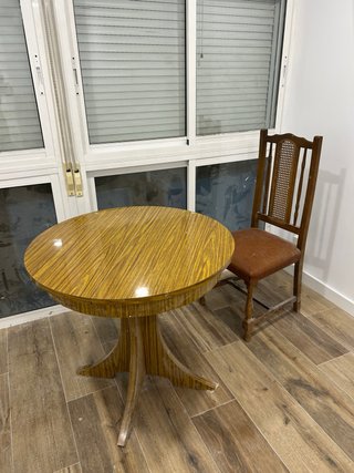 Regalo Mesa redonda y silla madera