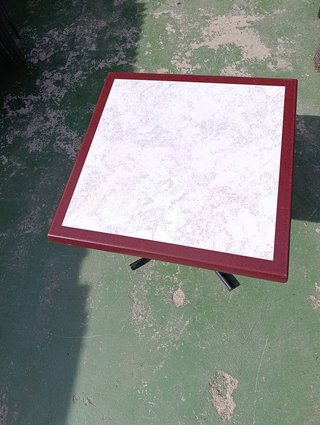 MESA CUADRADA ALTA TERRAZA / CAFETERÍA