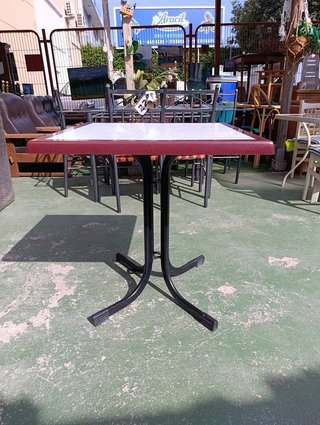 MESA CUADRADA ALTA TERRAZA / CAFETERÍA