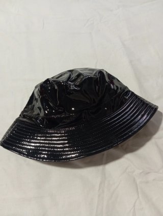 Gorro charol negro