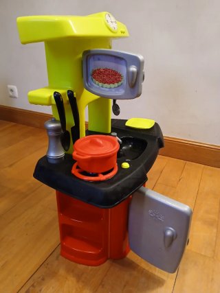 Cocina infantil de juguete