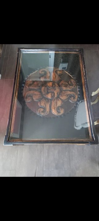 Mesa de centro con tapa de cristal