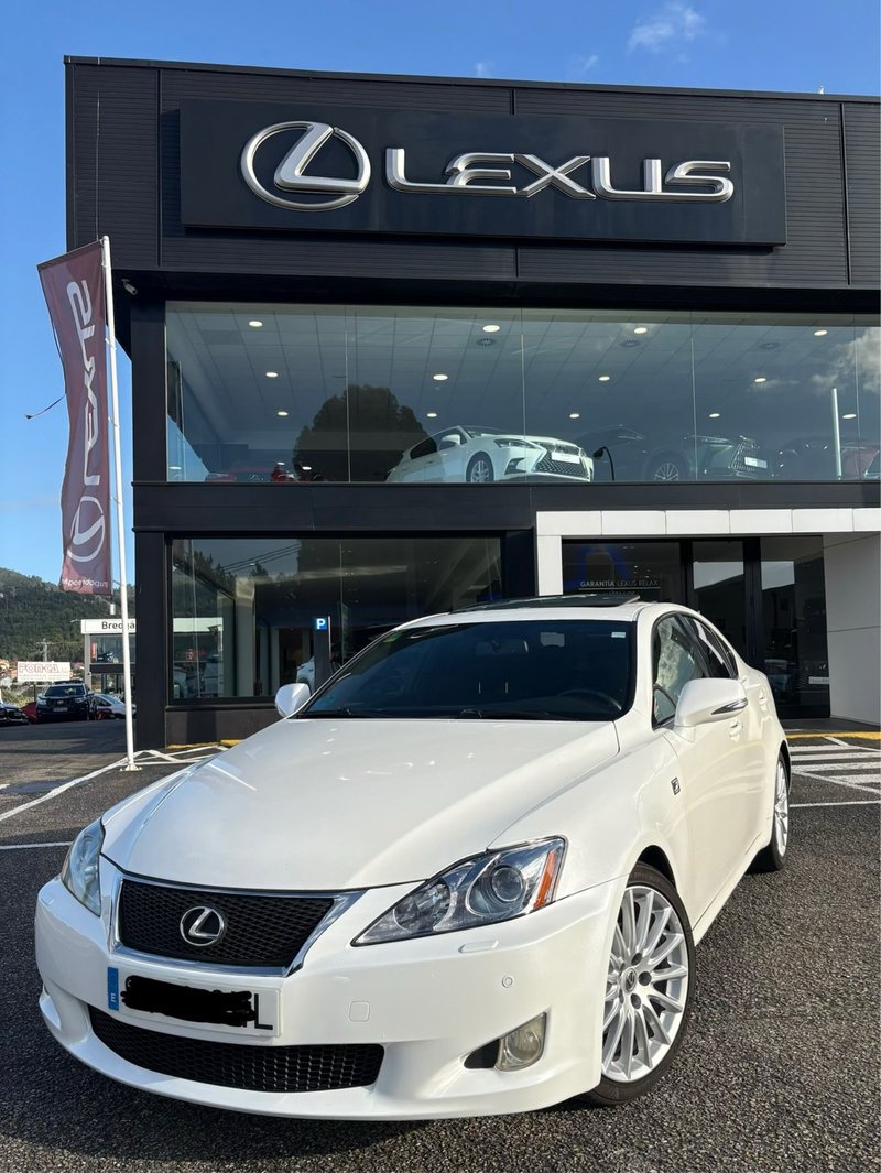 Lexus IS250 F-Sport - foto 1