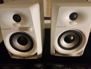 Pioneer DJ DDJ-400 y Altavoces DM40 Blancos