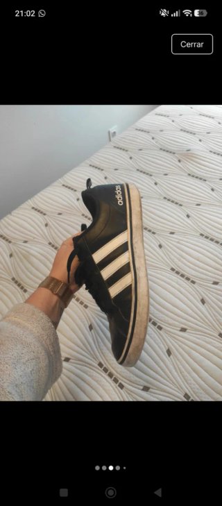 Zapatillas Adidas Negras y Blancas Talla 42