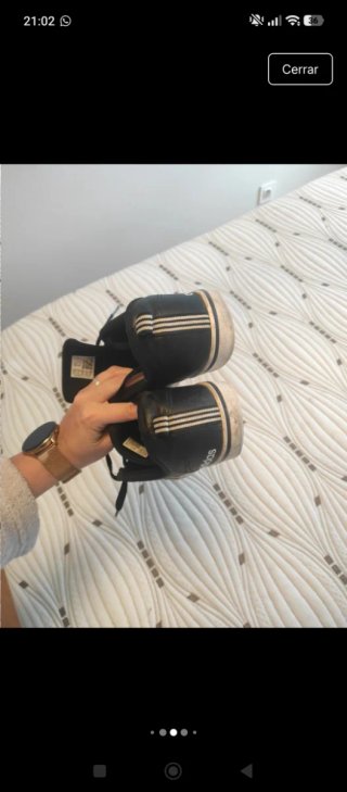 Zapatillas Adidas Negras y Blancas Talla 42
