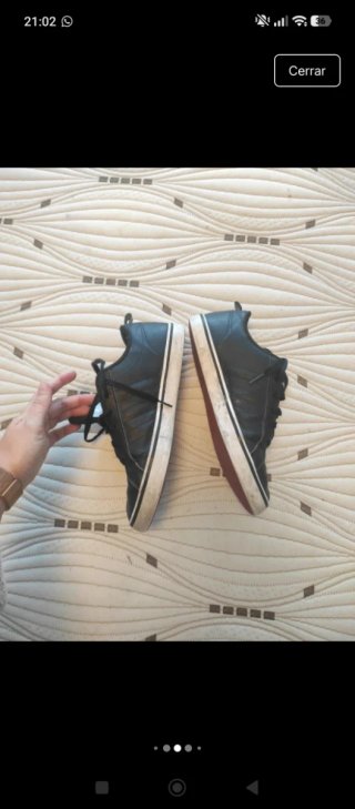 Zapatillas Adidas Negras y Blancas Talla 42
