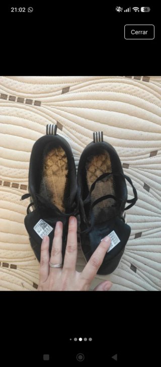 Zapatillas Adidas Negras y Blancas Talla 42
