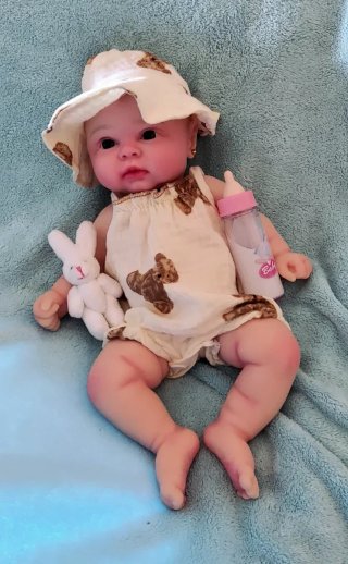 Bebita tamaño mediano silicona