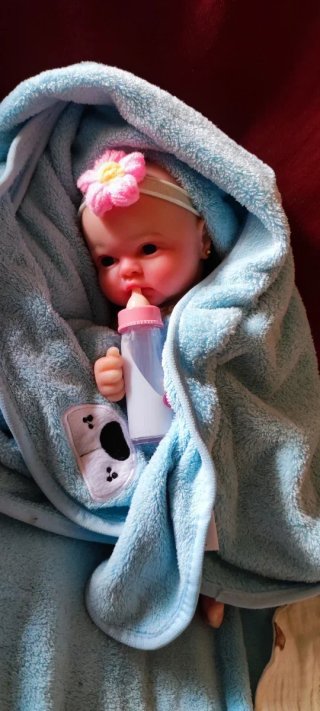 Bebita tamaño mediano silicona