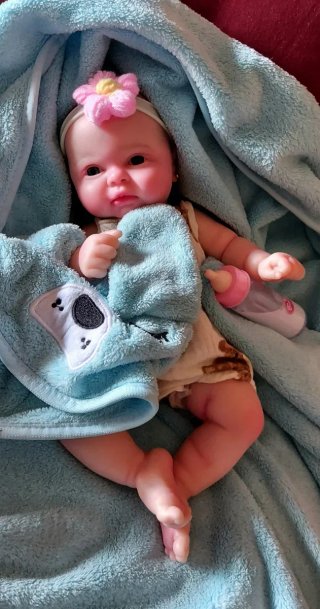 Bebita tamaño mediano silicona