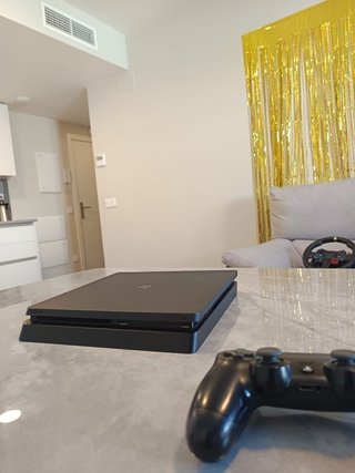 PS4 Slim 1TB + Mando Negro v13.52