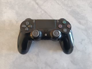 PS4 Slim 1TB + Mando Negro v13.52