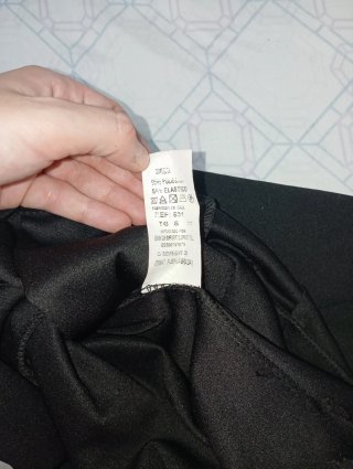 Pantalón ancho negro con botones