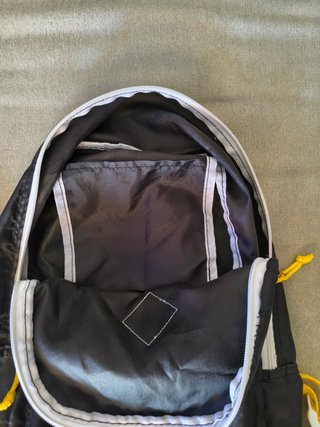 Mochila casual Dustin negra