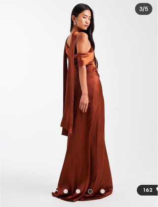 Vestido largo marrón satinado
