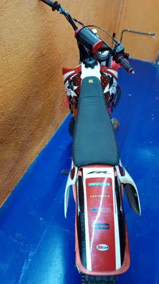 Moto de cross Honda CR 125R 2T