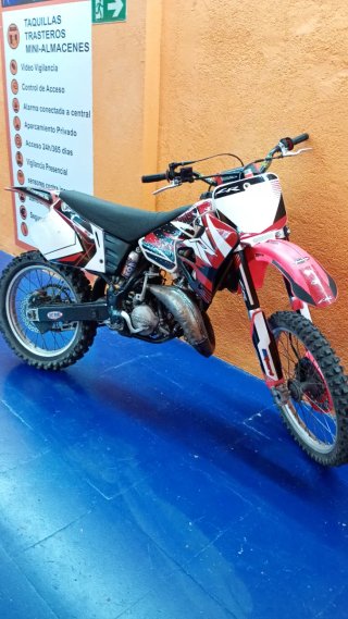 Moto de cross Honda CR 125R 2T