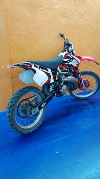 Moto de cross Honda CR 125R 2T