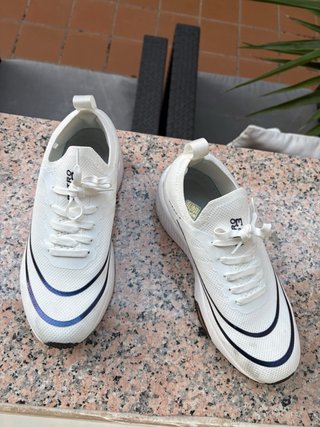 Zapatillas Nike Blancas y Azules