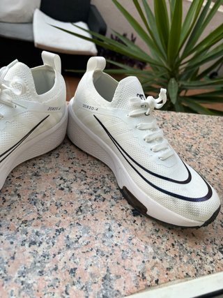 Zapatillas Nike Blancas y Azules