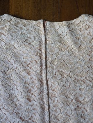 Vestido elegante encaje volantes