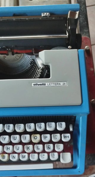 Máquina de escribir Olivetti Lettera 31